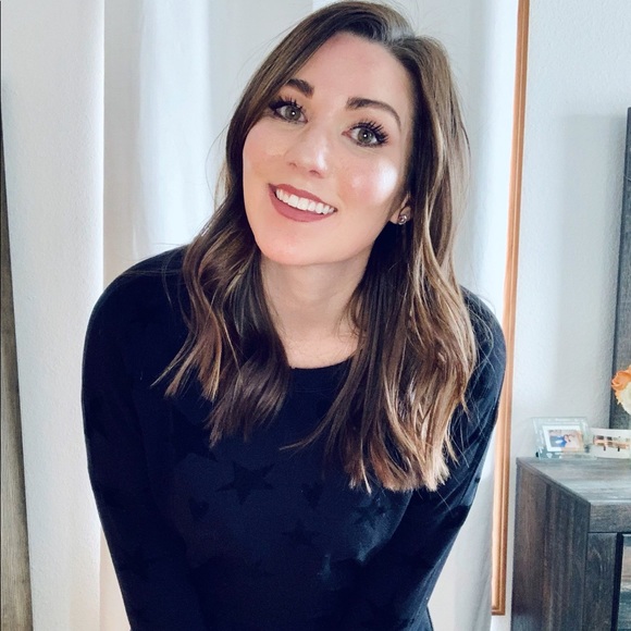 Meet your Posher, Amanda - Picture 3 of 4